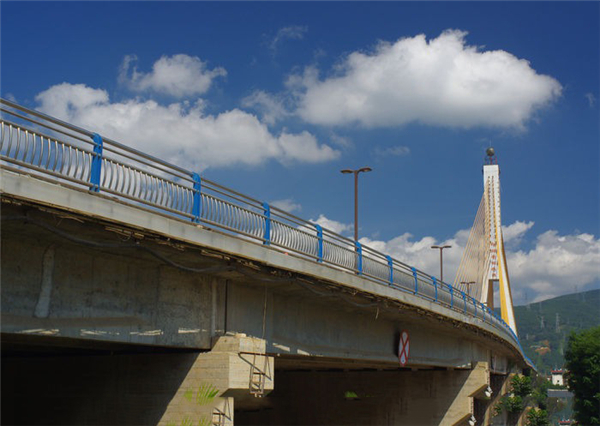 孝感304不锈钢桥梁护栏：安全、耐用与美观的完美结合